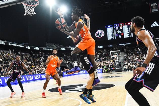 BASKET : Paris Basketball vs Valence Basket Club - Euroligue - JournÃ e 11 - 13 11 25 Jean Montero (Valence BC) ParisFrance  Copyright: xBaptistexAutissierx