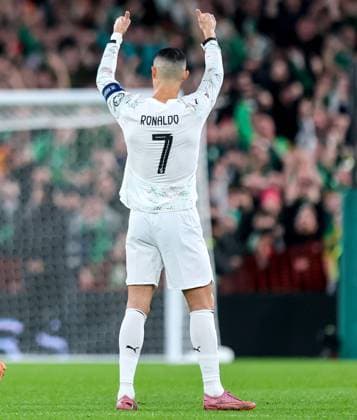 2026 FIFA World Cup, WM, Weltmeisterschaft, Fussball Qualifier Group F, Aviva Stadium, Dublin 13 11 2025 Republic of Ireland vs Portugal Portugal s Cristiano Ronaldo leaves the pitch after a red card Cristiano Ronaldo leaves the pitch after a red card 13 11 2025  Copyright: x INPHO RyanxByrnex RB2_7102