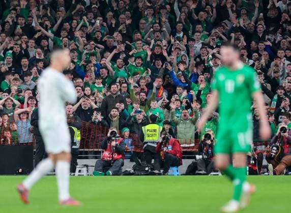 2026 FIFA World Cup, WM, Weltmeisterschaft, Fussball Qualifier Group F, Aviva Stadium, Dublin 13 11 2025 Republic of Ireland vs Portugal Ireland fans wave Cristiano Ronaldo of Portugal off the pitch Ireland fans wave Cristiano Ronaldo off the pitch 13 11 2025  Copyright: x INPHO RyanxByrnex RB2_7247