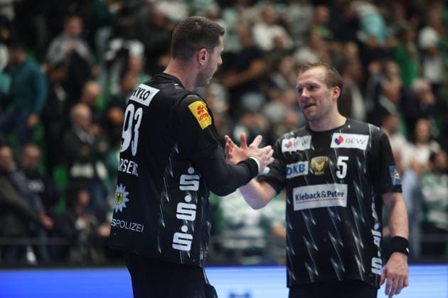 Fuchse Berlin team after the match between Sporting CP and Fuchse Berlin, valid for Machineseeker EHF Champions League 2025 2026 at Pavilhao Joao Rocha on 13 November 2025. Lisbon Pavilhao Joao Rocha Lisbon Portugal Copyright: xIMAGOx xPRIMExSPORTSxIMAGESx xFILIPExOLIVEIRAx