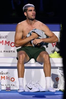 Carlos Alcaraz (ESP) during the singles match between Carlos Alcaraz (ESP) and Lorenzo Musetti (ITA) during day five of the Nitto ATP, Tennis Herren Finals 2025 at Inalpi Arena on November 13, 2025 in Turin, Italy  Copyright: xDomenicoxCippitelli IPAxSportx xipa-agency.netx xx IPA_67918648 IPA_Agency_IPA67918648