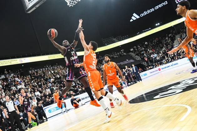 BASKET : Paris Basketball vs Valence Basket Club - Euroligue - JournÃ e 11 - 13 11 25 Yakuba Ouattara (Paris Basketball) ParisFrance  Copyright: xBaptistexAutissierx