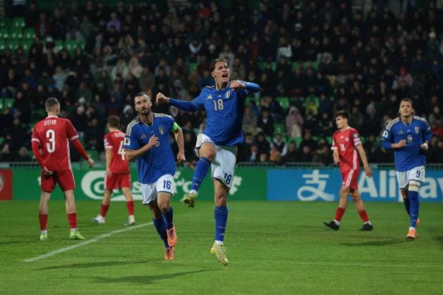 Chisinau, Moldova, 13th November 2025. Pio Esposito of Italy celebrates with team mates after scoring to give the side a 2-0 lead during the Moldova vs Italy FIFA World Cup, WM, Weltmeisterschaft, Fussball European Qualifying match at Stadionul Zimbru, Chisinau. Picture credit should read: Jonathan Moscrop Sportimage EDITORIAL USE ONLY. No use with unauthorised audio, video, data, fixture lists, club league logos or live services. Online in-match use limited to 120 images, no video emulation. No use in betting, games or single club league player publications. SPI_020_JM_MOLDOVA_ITALY_EQ SPI-4293-0020
