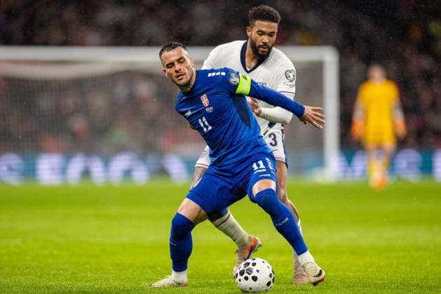 Football - FIFA World Cup, WM, Weltmeisterschaft, Fussball 2026 Qualifying - Group K - England v Serbia LONDON, ENGLAND - Thursday, November 13, 2025: England s Reece James challenges Serbia s captain Filip KostiÄ‡ during the FIFA World Cup 2026 Qualifying Group K match between England and Serbia at Wembley Stadium. (Photo by David Rawcliffe Propaganda) LONDON Wembley Stadium GREATER LONDON ENGLAND  Copyright: xDavidxRawcliffex P2025-11-13-England_Serbia-86