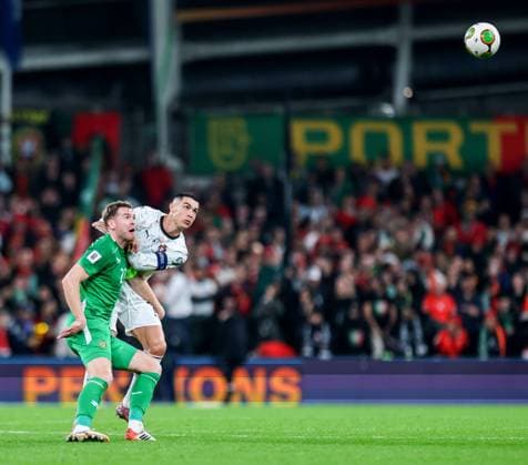2026 FIFA World Cup, WM, Weltmeisterschaft, Fussball Qualifier Group F, Aviva Stadium, Dublin 13 11 2025 Republic of Ireland vs Portugal Ireland s Nathan Collins and Portugal s Cristiano Ronaldo Nathan Collins and Cristiano Ronaldo 13 11 2025  Copyright: x INPHO RyanxByrnex RB2_6186