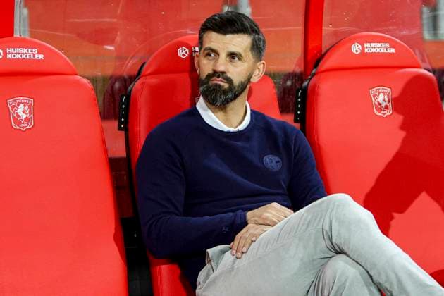 head coach Miron Muslic of Schalke 04 looks on FC Twente v FC Schalke 04, 60th Anniversary Game, FC Twente v Schalke 04, De Grolsch Veste Stadium, November 13, 2025, Enschede, Netherlands.