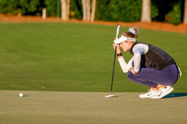 November 13, 2025, Belleair, Florida, USA: LPGA, Golf Damen pro golfer NELLY KORDA lines up for a putt attempt on the 9th hole during the first round of The Annika at the Pelican Golf Club in Belleair. Belleair USA - ZUMAs70_ 20251113_zan_s70_095 Copyright: xJeffereexWoox