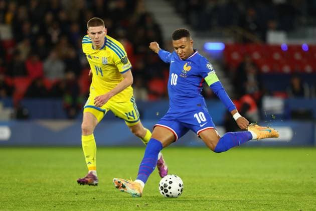 November 13, 2025, Paris, Ile-De-France, France: KYLIAN MBAPPE of France shoots during the FIFA World Cup, WM, Weltmeisterschaft, Fussball 2026 European Qualifiers group D stage game between FRANCE and UKRAINE at the Parc des Princes in Paris, France. France won 4:0 and qualifies for the World Cup 2026. Paris France - ZUMAc179 20251113_zep_c179_102 Copyright: xMickaelxChavetx