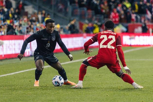 Toronto, Canada, November 13th 2025 John Yeboah (9 Ecuador) and Richie Laryea (22 Canada) in action during the Men s International Friendly, Länderspiel, Nationalmannschaft game between Canada and Ecuador at BMO Field in Toronto, Canada (EDITORIAL USAGE ONLY). (Curtis Wong SPP) Copyright: xCurtisxWongx xSPPx spp-en-CuWoSp-20251103_SPP_CurtisWONG_Canada v Ecuador_009