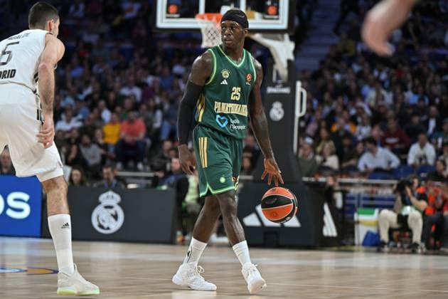 Real Madrid Vs Panathinaikos Aktor Athens in Madrid, Spain - 14 Nov 2025 Kendrick Nunn of Panathinaikos in action during the Turkish Airlines Euroleague match between Real Madrid and Panathinaikos AKTOR Athens at Movistar Arena. Final score; Panathinaikos Aktor Athen victory 77-87 Madrid Spain Copyright: xAtilanoxGarciax xSOPAxImagesx photo00256