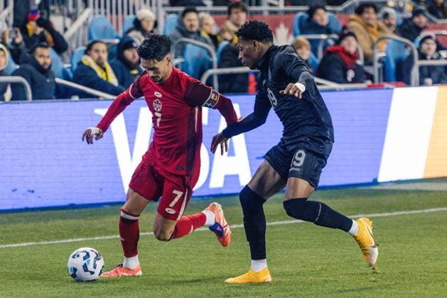 Toronto, Canada, November 13th 2025 Stephen Eustáquio (7 Canada) and Jhoanner Chavez (19 Ecuador) in action during the Men s International Friendly, Länderspiel, Nationalmannschaft game between Canada and Ecuador at BMO Field in Toronto, Canada (EDITORIAL USAGE ONLY). (Curtis Wong SPP) Copyright: xCurtisxWongx xSPPx Sportspressphoto_SPR61592