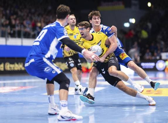 DAIKIN HBL HANDBALL MEN 1 BL 12 GAME DAY THSV EISENACH TVB STUTTGART FOR EDITORIAL PURPOSES ONLY p 13 11 2025 Eisenach DAIKIN HBL Handball 1 Bundesliga Men Season 2025 2026 12 Matchday Werner Assmann Halle ThSV Eisenach TVB Stuttgart in photo Stephan Seitz 44 ThSV Eisenach in a duel with Antonio Serradilla 5 TVB Stuttgart Germany Thuringia Eisenach Copyright SaschaxFromm Copyright: SaschaxFromm doc839611syzxe1jnmlob5z ,EDITORIAL USE ONLY Copyright: SaschaxFromm