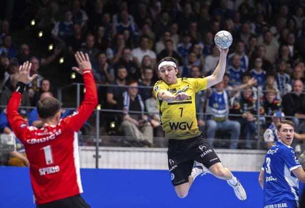 DAIKIN HBL HANDBALL MEN 1 BL 12 GAME DAY THSV EISENACH TVB STUTTGART FOR EDITORIAL PURPOSES ONLY p 13 11 2025 Eisenach DAIKIN HBL Handball 1 Bundesliga Men Season 2025 2026 12 Matchday Werner Assmann Halle ThSV Eisenach TVB Stuttgart in photo Kasper Lien 7 TVB Stuttgart in duel with goalkeeper Matija Spikic 1 ThSV Eisenach Germany Thuringia Eisenach Copyright SaschaxFromm Copyright: SaschaxFromm doc83961yeaqog18ye00b5z ,EDITORIAL USE ONLY Copyright: SaschaxFromm