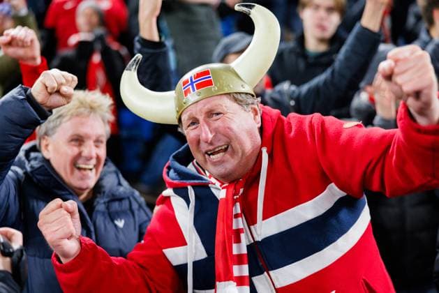 Norway v Estonia, 2026 World Cup qualification, Oslo, Norway Oslo, Norway. 13th, November 2025. The legendary football fan Rune Tribune of Norway seen on the stands at the 2026 World Cup qualification match between Norway and Estonia at Ullevaal Stadion in Oslo. Norway, Oslo  Copyright: xGonzalesxPhoto KetilxMartinsenx