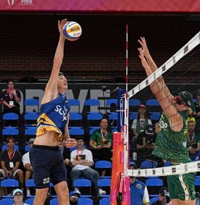 251114 Sweden™s Jacob Nilsson Holting and Elmer Andersson during their victorious first group game against Australia™s Hood Merritt during The Beach Volleyball World Championships November 14, 2025 in Adelaide, Australia Photo Michael Errey BILDBYRAN volleyboll volleyball beachvolley beach volleyball world championships sverige australien national team sweden herr  Copyright: MICHAELxERREY BB251114BB123