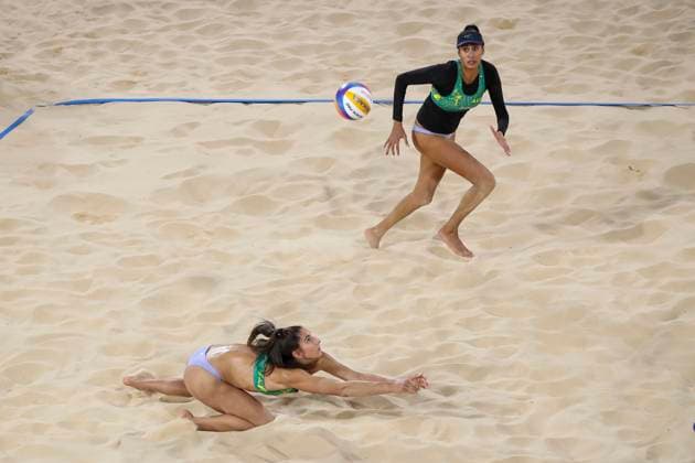 Beach volleyball, Beachvolleyball WORLD CHAMPIONSHIPS, Taliqua Clancy and Jana Milutinovic (AUS) v Yan X. and Xia X.Y (CHN) during The Beach Volleyball World Championships at Pinky Flat in Adelaide, Friday, November 14, 2025. ( NO ARCHIVING, EDITORIAL USE ONLY ADELAIDE SOUTH AUSTRALIA AUSTRALIA  Copyright: xMATTxTURNERx 20251114184583293283