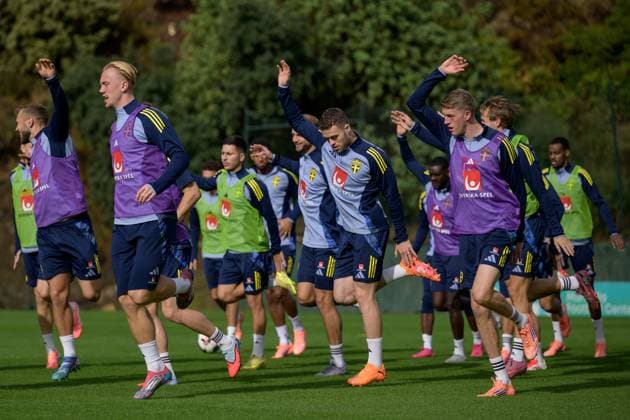 251114 Isac Lidberg, Gabriel Gudmundsson and Alexander Bernhardsson of the Swedish national football team during a training session on November 14, 2025 in Marbella Photo Joel Marklund BILDBYRAN kod JM JM0749 bbeng fotboll football soccer fotball vm kval fifa world cup qualifier träning practice training sverige sweden sverige a  Copyright: JOELxMARKLUND BB251114JM001