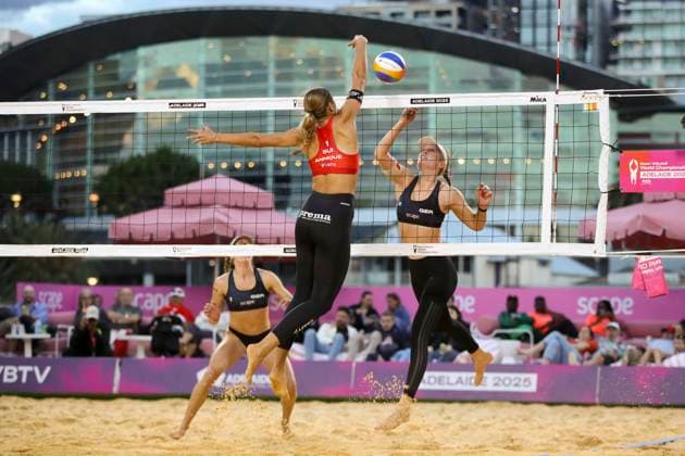 Beach volleyball, Beachvolleyball WORLD CHAMPIONSHIPS, Annique Niederhauser and Leona Kernen (SUI) vs Lea Kunst and Melanie Paul (GER) during The Beach Volleyball World Championships at Pinky Flat in Adelaide, Friday, November 14, 2025. ( NO ARCHIVING, EDITORIAL USE ONLY ADELAIDE SOUTH AUSTRALIA AUSTRALIA  Copyright: xMATTxTURNERx 20251114142178335859