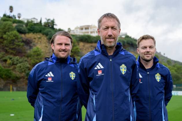 251114 Head coach Graham Potter with the assistant coaches Björn Hamberg and Sebastian Larsson of the Swedish national football team during a training session on November 14, 2025 in Marbella Photo Joel Marklund BILDBYRAN kod JM JM0749 bbeng fotboll football soccer fotball vm kval fifa world cup qualifier träning practice training sverige sweden sverige a  Copyright: JOELxMARKLUND BB251114JM039