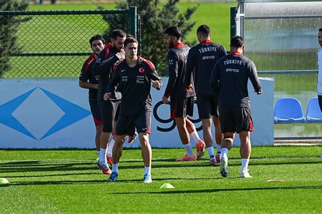 Turkiye prepares for fifth Group E match against Bulgaria ISTANBUL, TURKIYE - NOVEMBER 14: Kenan Yildiz of Turkiye’s National Football Team trains for tomorrow s match against Bulgaria in Bursa, their fifth match in Group E of the 2026 FIFA World Cup, WM, Weltmeisterschaft, Fussball European Qualifiers in Istanbul, Turkiye on November 14, 2025. Adem Kutucu Anadolu Istanbul Turkey. Editorial use only. Please get in touch for any other usage.  Copyright: x2025xAnadoluxAdemxKutucux