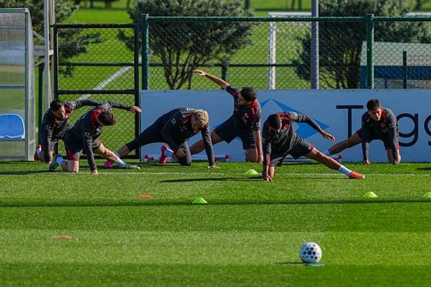Turkiye prepares for fifth Group E match against Bulgaria ISTANBUL, TURKIYE - NOVEMBER 14: Players of Turkiye’s National Football Team train for tomorrow s match against Bulgaria in Bursa, their fifth match in Group E of the 2026 FIFA World Cup, WM, Weltmeisterschaft, Fussball European Qualifiers in Istanbul, Turkiye on November 14, 2025. Adem Kutucu Anadolu Istanbul Turkey. Editorial use only. Please get in touch for any other usage.  Copyright: x2025xAnadoluxAdemxKutucux