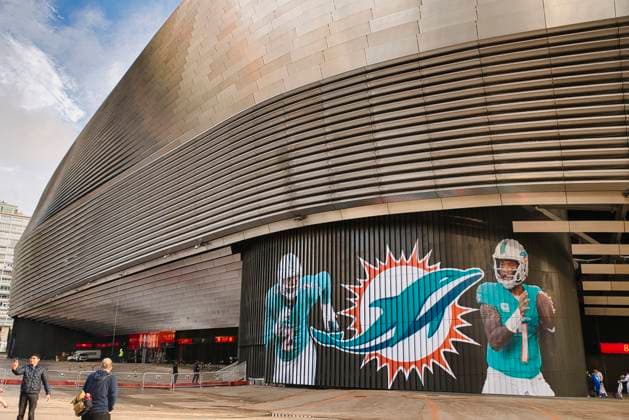 Exterior view of the stadium with nice photo and logo of the Dolphins, Miami Dolphins vs Washington Commanders, American Football, National Football League, Season 2025, Week 11, 14.11.2025, Madrid Estadio Bernabeu Spain Copyright: xFootxBowl RobertoxBenitoxHernandx
