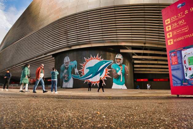 Exterior view of the stadium with nice photo and logo of the Dolphins, Miami Dolphins vs Washington Commanders, American Football, National Football League, Season 2025, Week 11, 14.11.2025, Madrid Estadio Bernabeu Spain Copyright: xFootxBowl RobertoxBenitoxHernandx