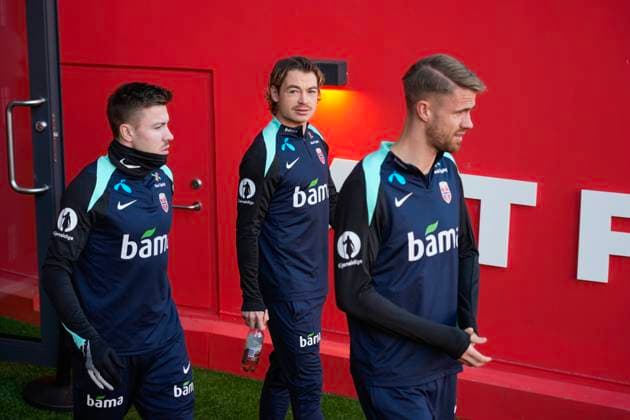 National football team training Oslo 20251114 Fredrik Andre Bjorkan, Patrick Berg and Kristoffer drive during training The Norwegian national football team trains after yesterday s international match in the World Cup qualifier against Estonia, where Norway won 4 1 Photo Gorm Kallestad NTB Oslo Norway EDITORIAL USE ONLY RESTRICTED USE FOR BETTING COMPANIES  Copyright: xGormxKallestadx xNTBx