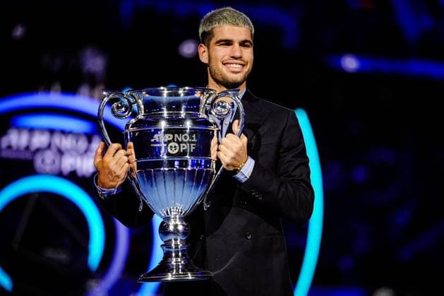 Carlos Alcaraz receive the year-end ATP, Tennis Herren No. 1 at the ATP World Tour Finals against at the Inalpi Arena in Turin, Italy - Friday, Nov. 14, 2025. -  Copyright: xMarcoxAlpozzi LaPressex