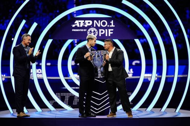 Carlos Alcaraz receive the year-end ATP, Tennis Herren No. 1 at the ATP World Tour Finals against at the Inalpi Arena in Turin, Italy - Friday, Nov. 14, 2025. -  Copyright: xMarcoxAlpozzi LaPressex