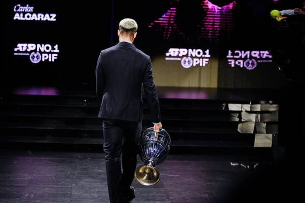 Carlos Alcaraz receive the year-end ATP, Tennis Herren No. 1 at the ATP World Tour Finals against at the Inalpi Arena in Turin, Italy - Friday, Nov. 14, 2025. -  Copyright: xMarcoxAlpozzi LaPressex