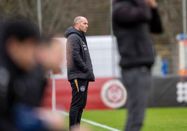 Daniel Scherning SV Wehen Wiesbaden, Coach SV Wehen Wiesbaden Sportfreunde Siegen 14 11 2025 Soccer, Test match regional league, SV Wehen Wiesbaden Sportfreunde Siegen, GER, Taunusstein, NLZ Halberg Copyright: HMBxMedia xMarcoxBader