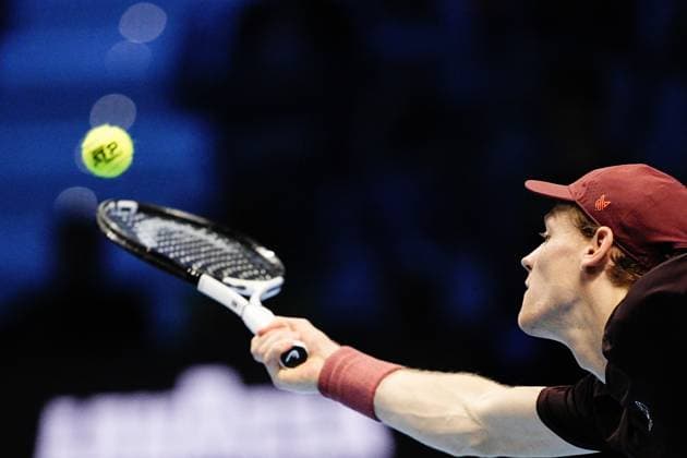 Italy s Jannik Sinner returns the ball to United States™ Ben Shelton the singles tennis match of the ATP, Tennis Herren World Tour Finals at the Inalpi Arena in Turin, Italy - Friday, Nov. 14, 2025. -  Copyright: xMarcoxAlpozzi LaPressex