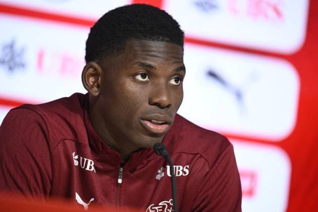 GENEVA , SWITZERLAND 20251114 Switzerland player Breel Embolo participates in a press conference, PK, Pressekonferenz at the Stade de Geneve ahead of the World Cup qualifying match against Sweden tomorrow evening. *** The image is included in the SPORTS PACKAGE. For others PAYMENT IMAGE*** GENÃˆVE SWITZERLAND x10050x *** GENEVA , SWITZERLAND 20251114 Switzerland player Breel Embolo participates in a press conference at the Stade de Geneve ahead of the World Cup qualifying match against Sweden tomorrow evening The image is included in the SPORTS PACKAGE For others PAYMENT IMAGE GENÃˆVE SWITZERLAND x10050x  Copyright: xPontusxLundahl TTx SWITZERLAND NATIONAL FOOTBALL TEAM PRESS CONFERENCE