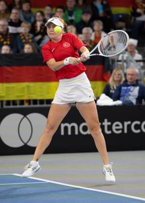 Billie Jean King Cup 2025 Play Offs, TC Ismaning, Munich, Germany, Team Turkiye, Berfu Cengiz TUR Tennis Billie Jean King Cup 2025 ITF Billie Jean King Cup TC Ismaning Ismaning Bavaria Germany November 14, 2025 Copyright: xJuergenxHasenkopfx
