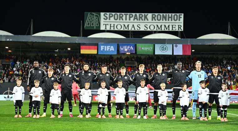 14 11 2025 Soccer international match qualification European Championship Germany GER DEU BRD Malta MLT xwoxzix team Team Germany during anthem