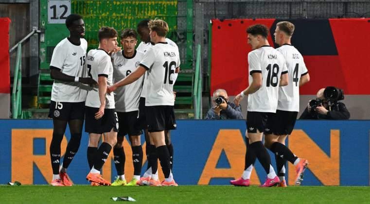 14 11 2025 Soccer international match qualification European Championship Germany GER DEU BRD Malta MLT xwoxzix goal celebration joy after goal goal shot to 1 0 by Tom Bischof 6, Germany