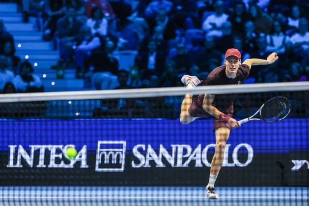 Jannik Sinner of Italy vs Ben Shelton of United States Nitto ATP FINALS 2025 Turin 14 11 2025 Jannik Sinner of Italy seen in actions during Men s Singles Group Stage match against Ben Shelton of United States on day six of the Nitto ATP Finals 2025 at Inalpi Arena in Turin Copyright: xBEAUTIFULxSPORTS Carabellix