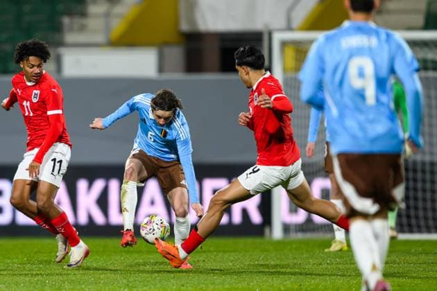 SOCCER - UEFA U21, U 21 EURO quali, AUT vs BEL RIED,AUSTRIA,14.NOV.25 - SOCCER - UEFA European Under-21 Championship 2026, qualifiers, OEFB under-21 international match, Länderspiel, Nationalmannschaft Austria vs Belgium. Image shows Kamiel Van de Perre (BEL) and Furkan Dursun (AUT).  GEPAxpictures xChristianxMoser