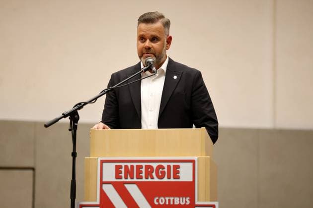 FCE President Sebastian Lemke speaks at the general meeting of FC Energie Cottbus Football 3 League 2025 2026 FC Energie Cottbus Annual General Meeting