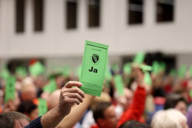 The members vote in favor of a motion Football 3 League 2025 2026 FC Energie Cottbus Annual General Meeting