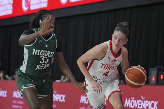 Turkiye v Nigeria - friendly match ISTANBUL, TURKIYE - NOVEMBER 14: Olcay Cakir Turgut (4) of Turkiye in action against Nicole Enabosi (33) of Nigeria during the friendly basketball match between Turkiye and Nigeria at the Turkcell Basketball Development Center in Istanbul, Turkiye on November 14, 2025. Adem Kutucu Anadolu Istanbul Turkey. Editorial use only. Please get in touch for any other usage.  Copyright: x2025xAnadoluxAdemxKutucux