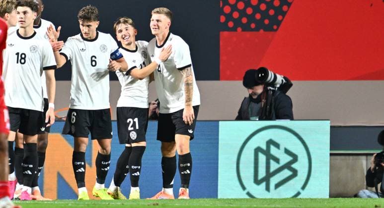 14 11 2025 Soccer international match qualification European Championship Germany GER DEU BRD Malta MLT xwoxzix goal celebration joy after goal goal shot to 2 0 by Lennart Karl 21, Germany Tom Bischof 6, Germany Lennart Karl 21, Germany Finn Jeltsch 4, Germany