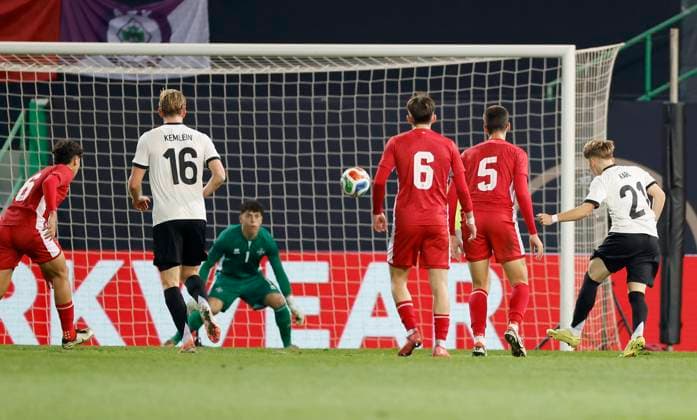 Lennart Karl Germany, 21 r Goal scored, scores the goal to 2 0 celebrate the goal November 14, 2025, Football, U21 European Championship Qualification, Germany Malta, GER, Fuerth, Sportpark Ronhof Copyright: HMBxMedia xHeikoxBecker