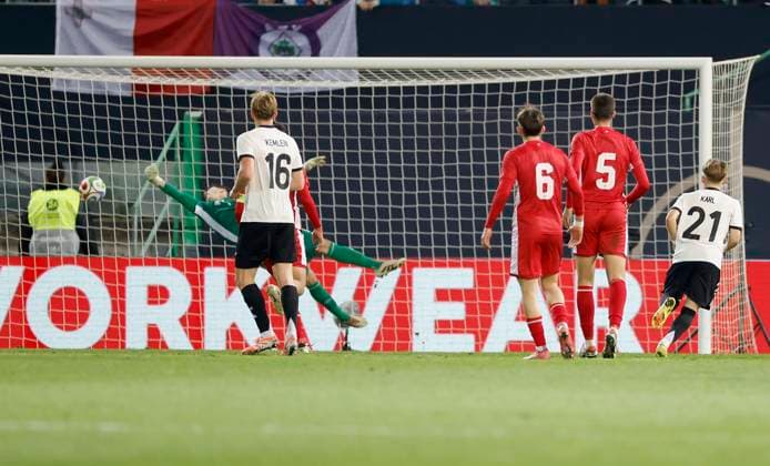 Lennart Karl Germany, 21 r Goal scored, scores the goal to 2 0 celebrate the goal November 14, 2025, Football, U21 European Championship Qualification, Germany Malta, GER, Fuerth, Sportpark Ronhof Copyright: HMBxMedia xHeikoxBecker