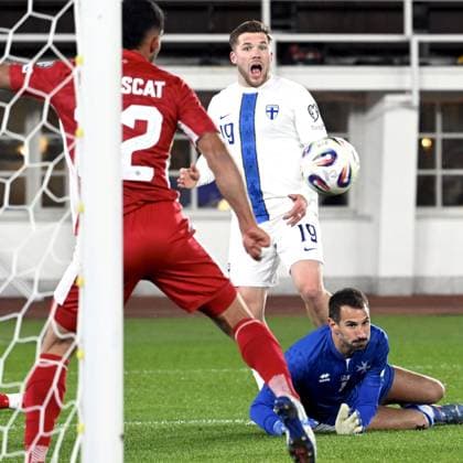Malta s Zach Muscat (L) and goalkeeper Henry Bonello try to stop Finland s attack of Benjamin Källman (19) during the FIFA World Cup, WM, Weltmeisterschaft, Fussball 2026 Group G European qualification football match between Finland and Malta in Helsinki, Finland, on November 14, 2025. Helsinki Finland LKFTJK20251114191736YTLG  Copyright: xHeikkixSaukkomaax LKFTJK20251114191736YTLG