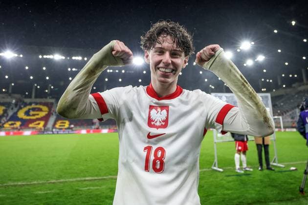 Fußball, U21 EM Quali, Polen - Italien 14.11.2025 SZCZECIN , STADION IM. FLORIANA KRYGIERA PILKA NOZNA (FOOTBALL) UEFA ELIMINACJE MISTRZOSTW EUROPY U21, U 21 (UEFA UNDER 21 CHAMPIONSCHIP QUALIFYING ROUND ) MECZ POLSKA - WLOCHY ( POLAND - ITALY ) NZ JAN FABERSKI RADOSC PO WYGRANYM MECZU FOTO JAKUB PIASECKI CYFRASPORT NEWSPIX.PL --- newspix.pl 