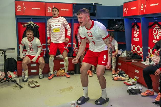 Fußball, U21 EM Quali, Polen - Italien 14.11.2025 SZCZECIN , STADION IM. FLORIANA KRYGIERA PILKA NOZNA (FOOTBALL) UEFA ELIMINACJE MISTRZOSTW EUROPY U21, U 21 (UEFA UNDER 21 CHAMPIONSCHIP QUALIFYING ROUND ) MECZ POLSKA - WLOCHY ( POLAND - ITALY ) NZ WIKTOR BOGACZ RADOSC PO WYGRANYM MECZU FOTO JAKUB PIASECKI CYFRASPORT NEWSPIX.PL --- newspix.pl 