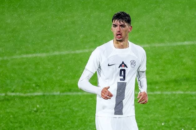 Fußball, U21, EM Quali, Niederlande - Slowenien 2025-11-14 Netherlands U21, U 21 v Slovenia U21 - UEFA European Under-21 Championship Qualifying LEEUWARDEN, NETHERLANDS - NOVEMBER 14: Aleks Topalovic of Slovenia U21 looks on during the UEFA European Under-21 Championship Qualifying match between Netherlands U21 and Slovenia U21 at Kooi Stadion on November 14, 2025 in Leeuwarden, Netherlands. Leeuwarden Kooi Stadion Netherlands Content not available for redistribution in The Netherlands directly or indirectly through any third parties. Copyright: xPieterxvanxderxWoudex
