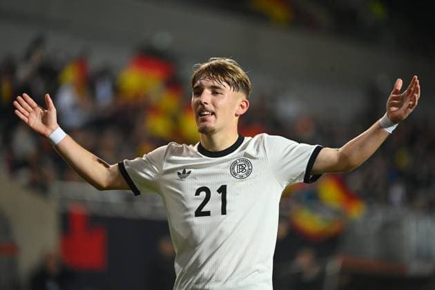 Goal celebration Lennart Karl GER after goal to 2 0, cheering, joy, enthusiasm, action, single picture, cropped single motif, half figure, half figure Football U 21 Laenderspiel EM Qualifikation, Gruppenphase , Germany GER Malta MLT am 14 11 2025 Sportpark Ronhof Â